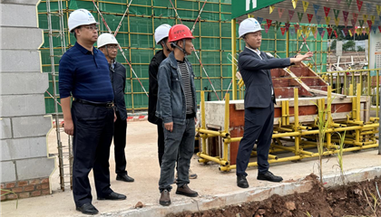 向誠(chéng)、石鎮(zhèn)槐暗訪工程項(xiàng)目建設(shè)和企業(yè)運(yùn)營(yíng)管理工作